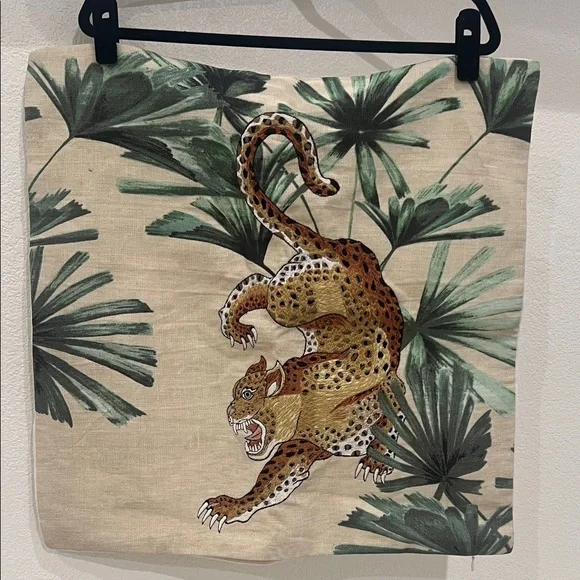 🐆Williams Sonoma🐆EUC Embroidered Leopard Pillow Cover