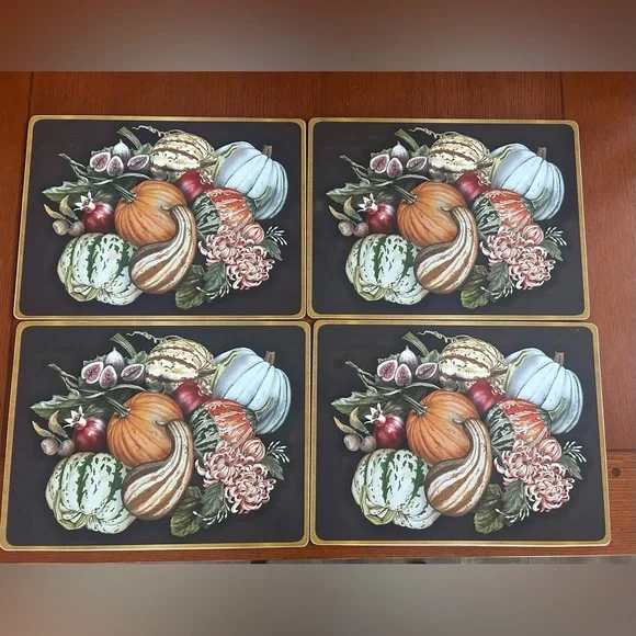 Williams Sonoma set of 4 Fall/Holiday Corkboard Placemats in excellent shape!