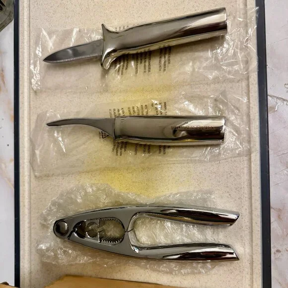 Williams Sonoma Heavy Duty Seafood Tool Set