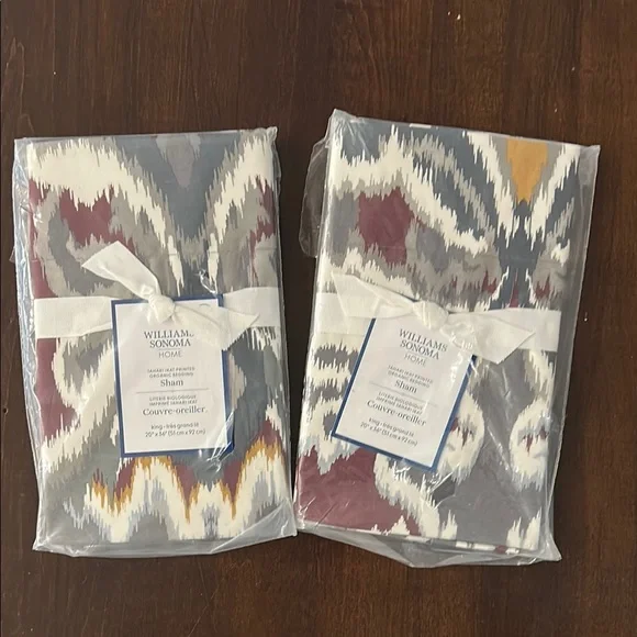 NWT set of 2, Williams Sonoma Home Jahari Ikat Shams King sized