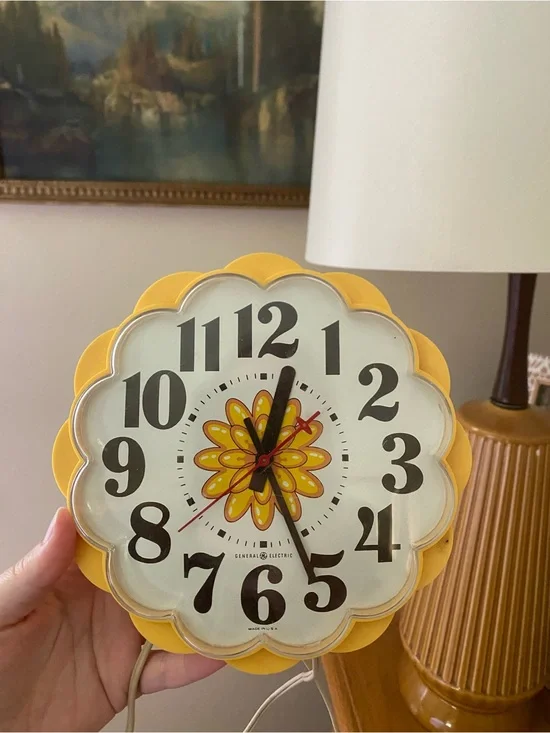 Vintage Yellow Flower Wall Clock - Retro Works!