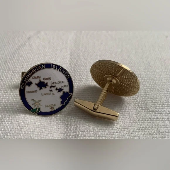 Vintage Gold-Tone Hawaiian Islands Round Cufflinks