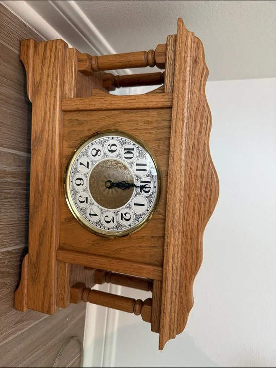 Classic Oak Wood Mantel Clock - Brown
