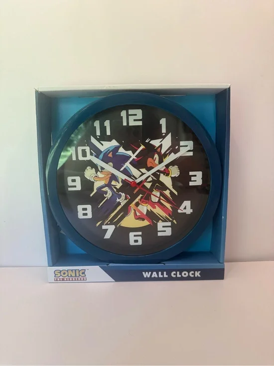NIB Sonic The Hedgehog wall clock battery operated blue black