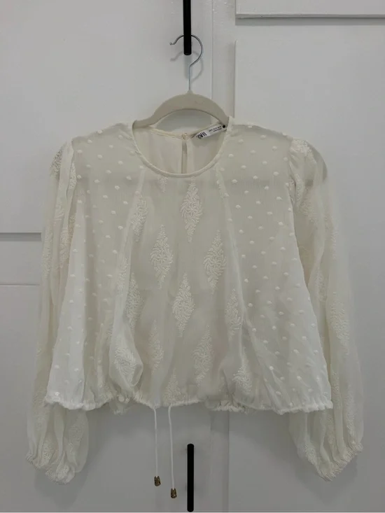 Zara Women’s Cream Embroidered Long-Sleeve Blouse