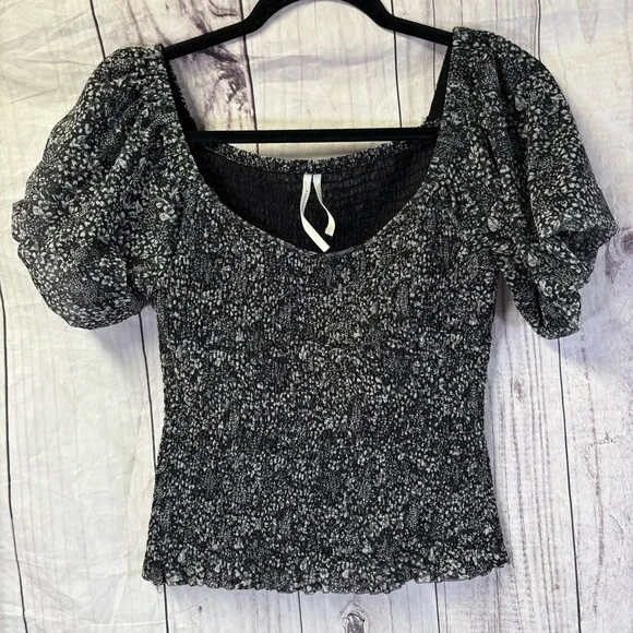 Anthropologie Aurelia Smocked Top Size Small Smocked Puff Sleeve Ditsy Floral