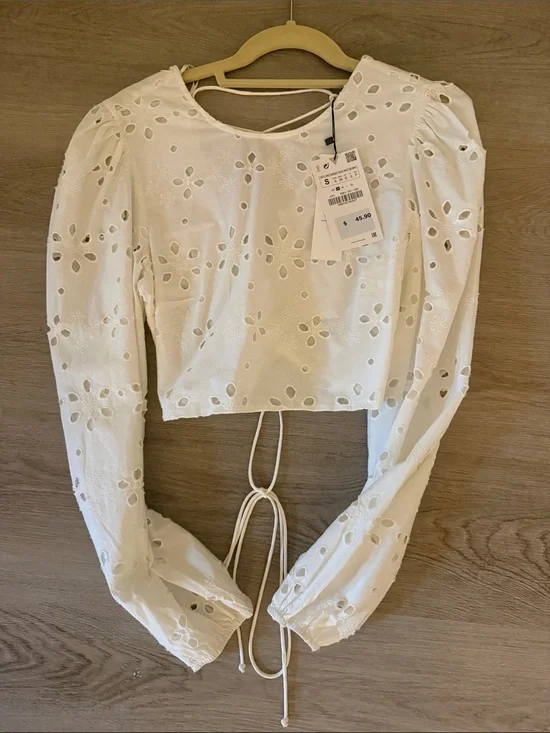 Zara White Eyelet Tie-Back Puff Sleeve Blouse