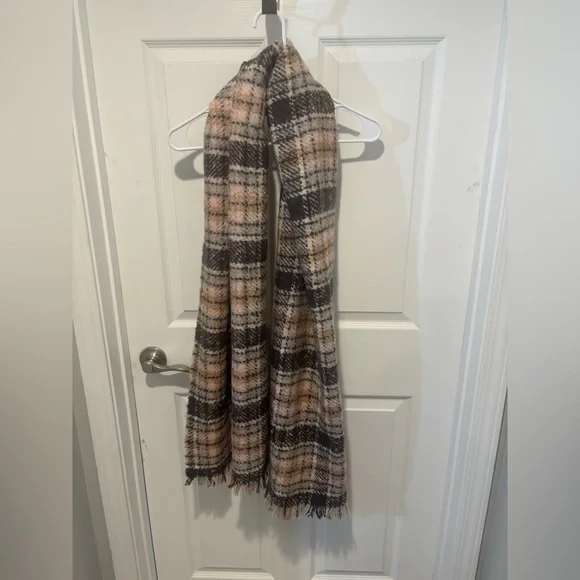 EMANUEL GERALDO Plaid Blanket Scarf in Brown, White, and Pink