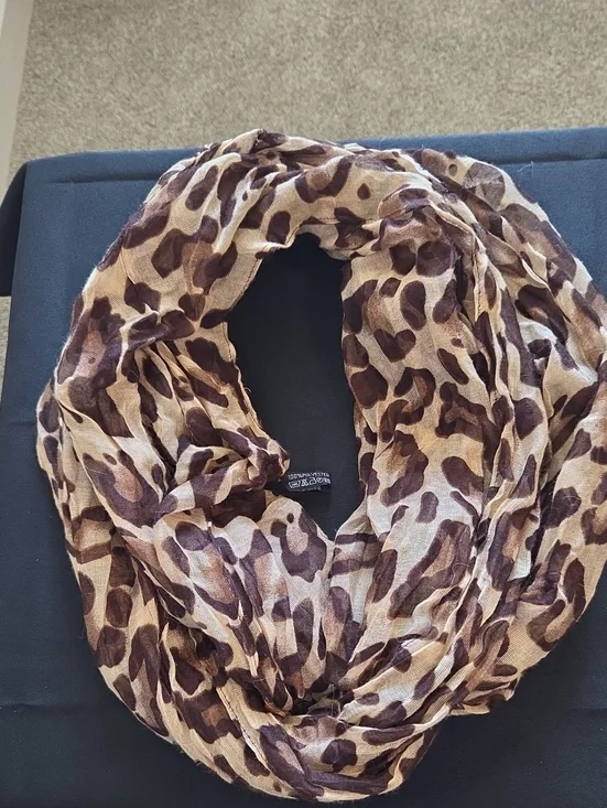 Lightweight Leopard Print Infinity Scarf - Brown
