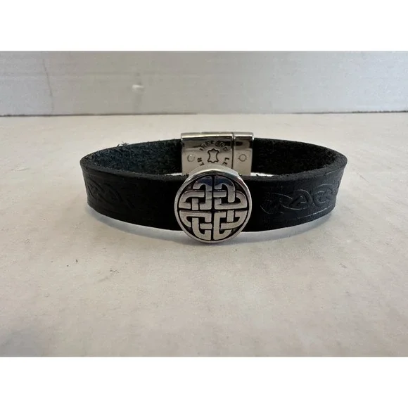 Lee River Ireland Leather Eternal Knot Single Magnetic Cuff Black & Silver Men's