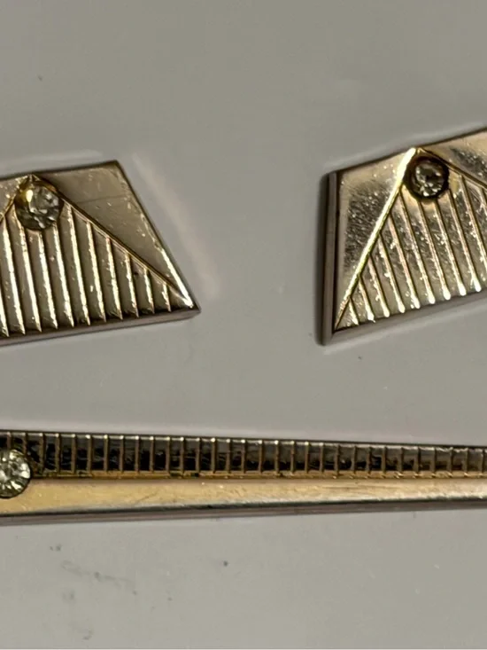 Gold-Tone Geometric Cuff Links Set with Tie Bar