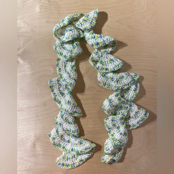 Colorful Crochet Ruffle Scarf (Q)