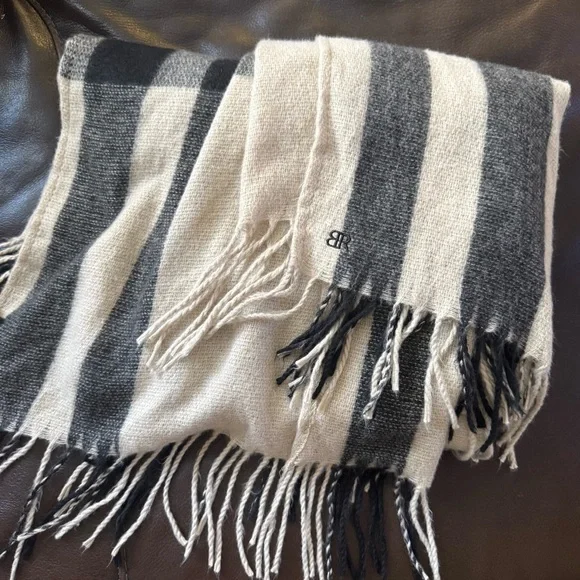 Banana Republic Cashmere Blend Blanket Scarf Wrap