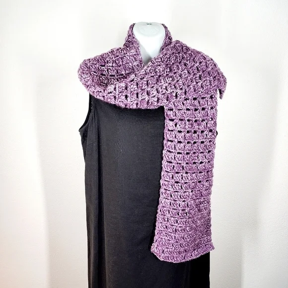 HAND KNITTED SCARF