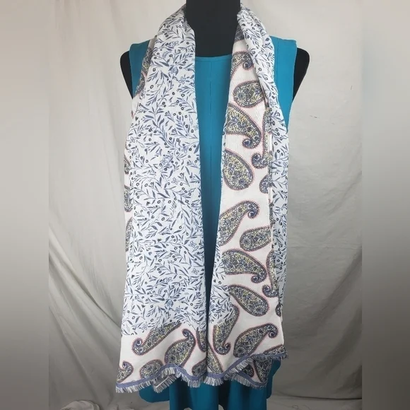NWOT Old Navy White Paisley Fringed Hem Scarf