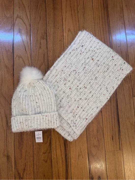 LOFT Cream Speckled Knit Beanie with Faux Fur Pom and Matching Scarf Set