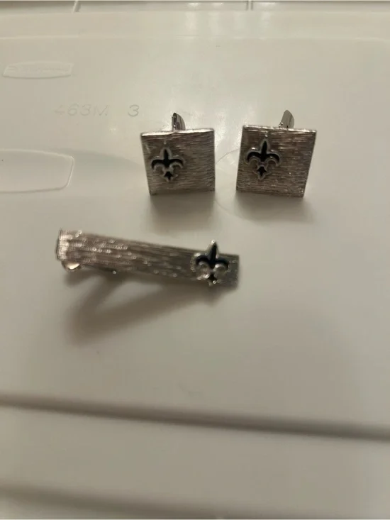 Silver Fleur-de-Lis Cufflinks and Tie Bar Set