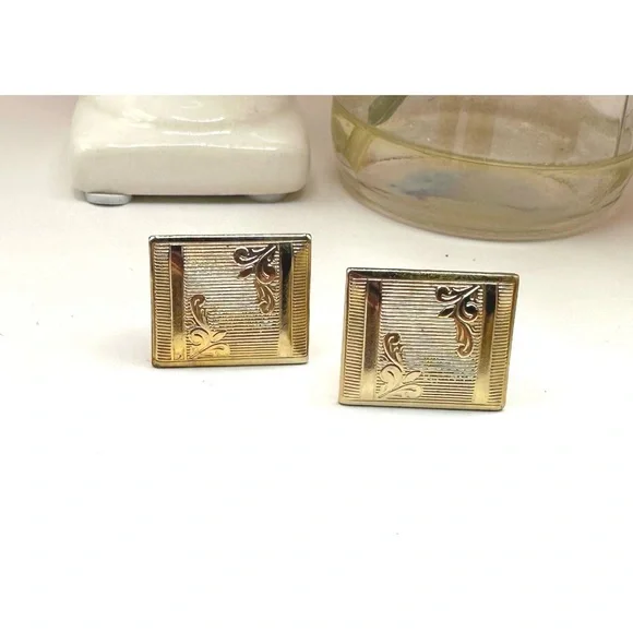 Swank Cufflinks Vintage 1945 Era Square Etched Leaves Swirls Gold Tone Bent Bar