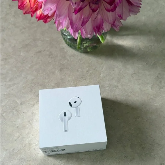 Apple White Earbuds Wireless Earbud Headphones