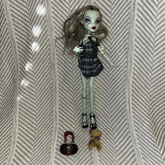 Monster High First Wave Frankie Stein Doll With Purse & Pet With Clothes D4‎