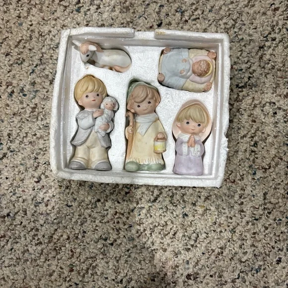 Precious Moments Pastel Nativity Figurine Set