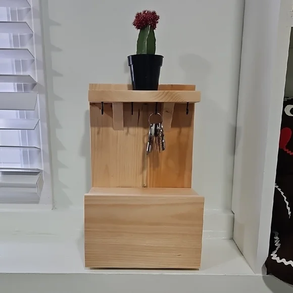 Wooden Wall-Mounted Key Holder