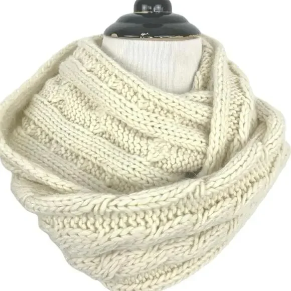 Betsey Johnson Chunky Cable Knit Infinity Scarf Cream Cozy Winter