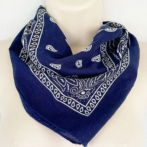 Vintage navy blue cotton 19” bandana scarf one size