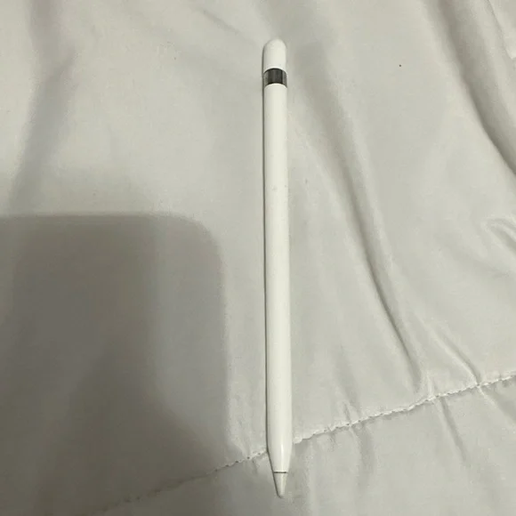 Apple Pencil in White with Silver Accent