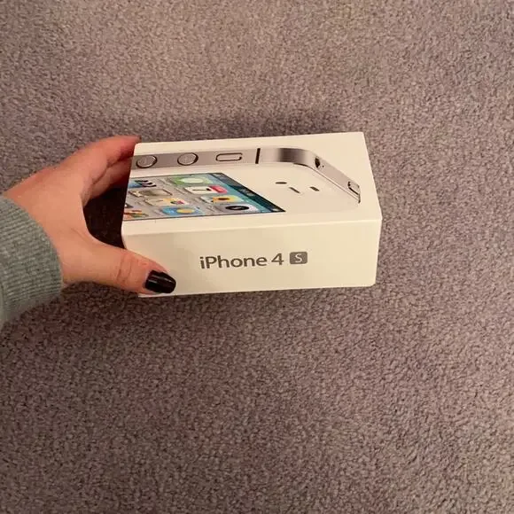 iPhoneS 4 box