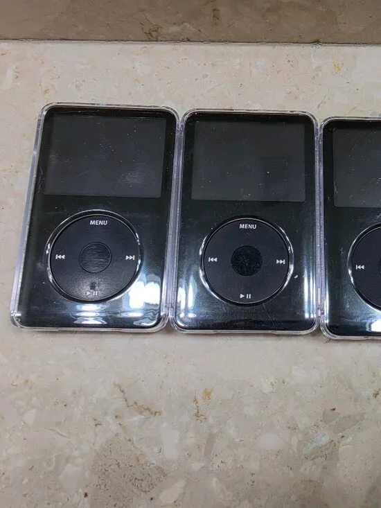 1X Apple Ipod Classic 5.5 Generation  (Enhanced)  Wolfson DAC 30GB Black