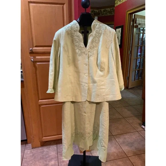 Plaza South Woman Lime Green Linen Blend Embroidered Skirt Suit Set 24W