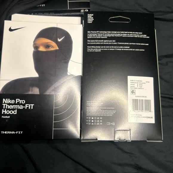 Nike Pro Therma-FIT Hood in Black