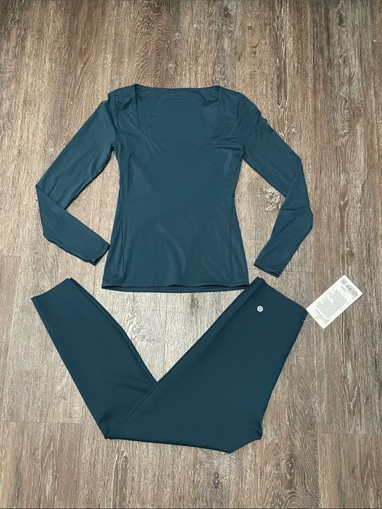 NWOT/NWT Lululemon Matching Indochine Blue Set. Size Top S/Bottom 8