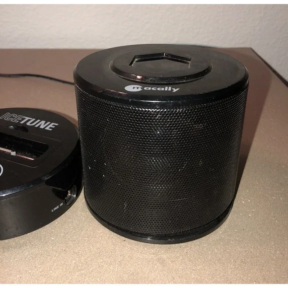 Macally ICETUNE iPod Speaker/Charger Black Cool 30-PIN Apple Dock