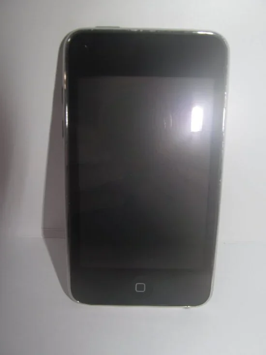 Apple iPod touch 3rd Generation Black (32 GB) UNTESTED AS IS FOR PARTS OR REPAIR