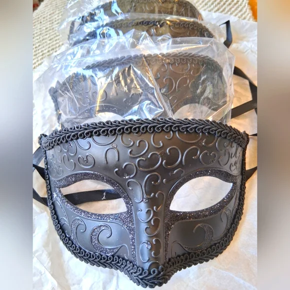 Elegant Black Masquerade Mask