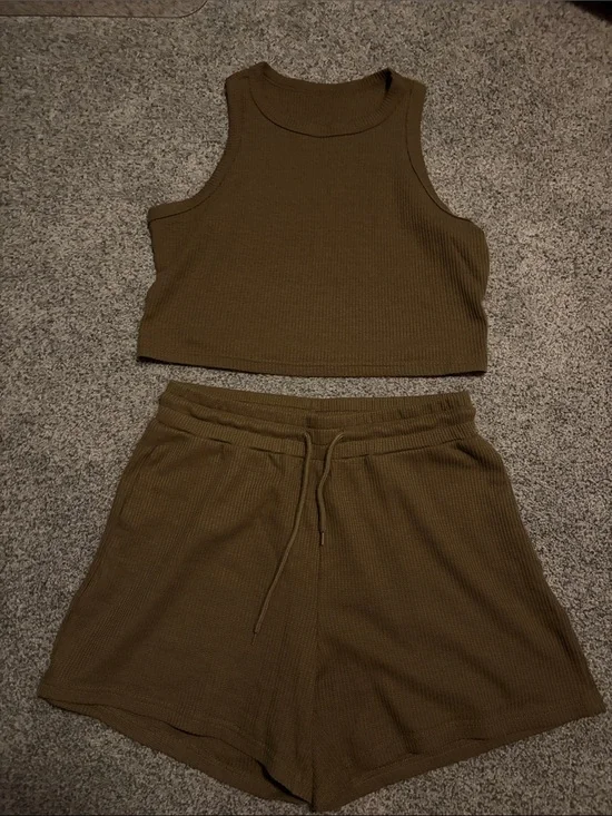 Ribbed Cropped Tank and Drawstring Shorts Set - Olive