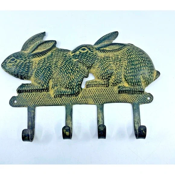 VTG Cast Iron Bunny Rabbit Wall 4 Hook Coat Key Apron Holder Primitive