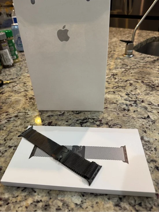 49mm Apple Black Titanium Milanese Loop Medium