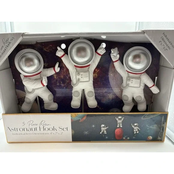 3 Piece Resin Astronaut Hook Set, outer space 4