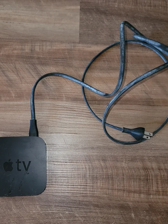 Apple TV (2nd Generation) A1378 Media Streamer + Cable