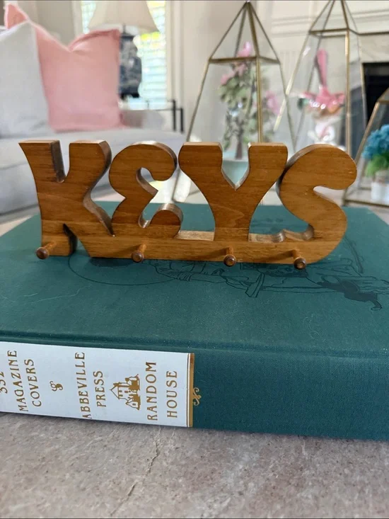 Vintage Wooden Keys Holder wall hanger
