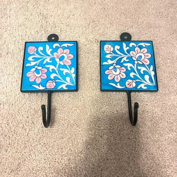 Set of two tile wall hooks