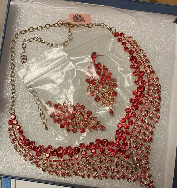 VTG Red Rhinestone Crystal Gold Tone Pageant Jewelry Necklace Earring Set NOS