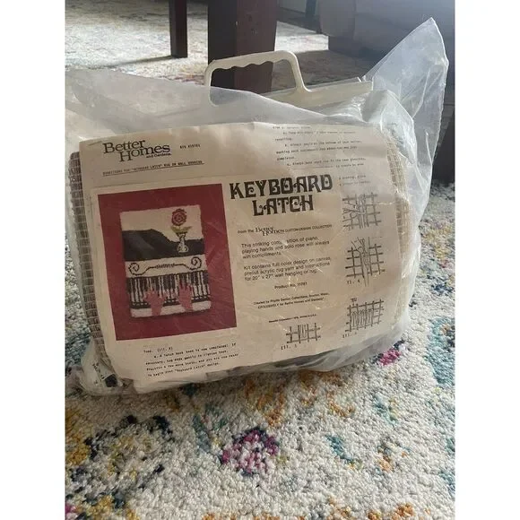 Vintage Better Homes And Gardens Keyboard Latch Hook Kit Piano Rug‎ Wall Hanging