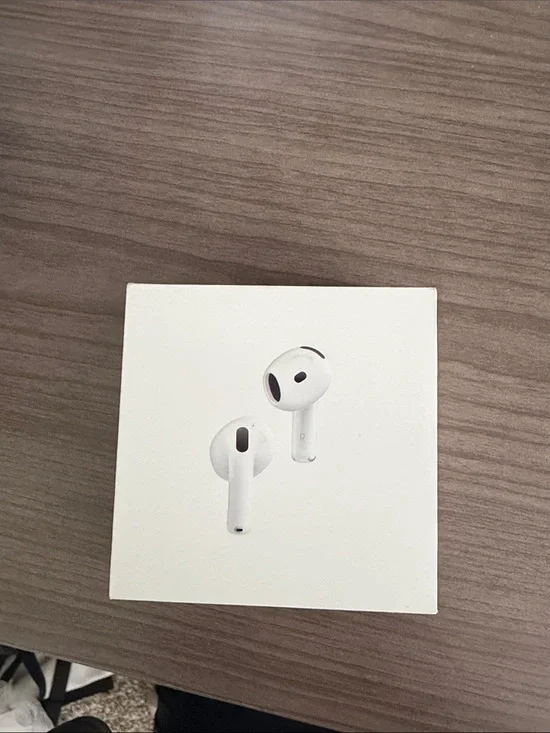 Apple White AirPods 4 with Active Noise Cancellation