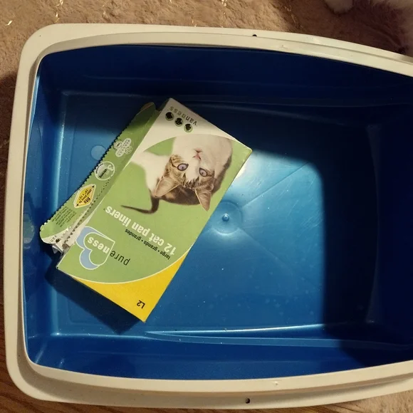 Cat litter box