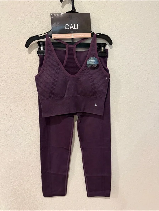 Cali Sport Women’s Seamless 2-Piece Active Set in Deep Plum