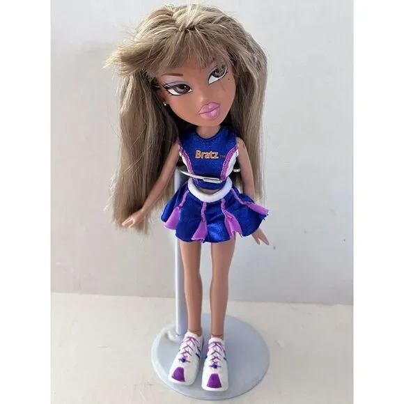 MGA Bratz Play Sportz Cheerleader Yasmin Doll Original Clothes & Shoes